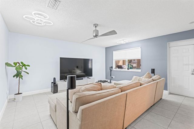 1109 PINELLAS BAYWAY S 102, St Petersburg, FL 33715