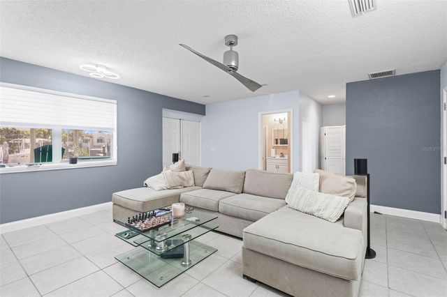 1109 PINELLAS BAYWAY S 102, St Petersburg, FL 33715