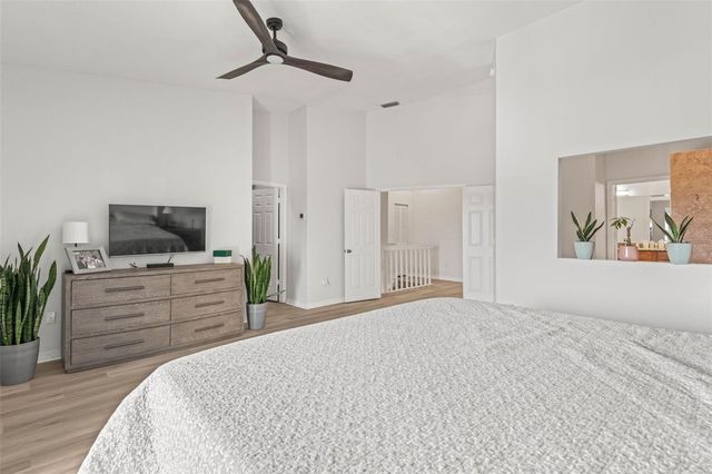 1109 PINELLAS BAYWAY S 102, St Petersburg, FL 33715