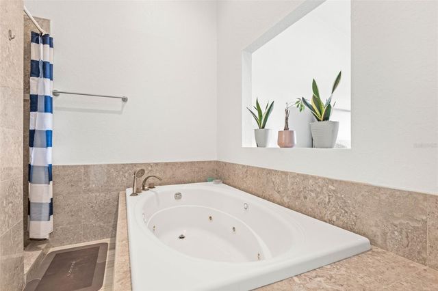 1109 PINELLAS BAYWAY S 102, St Petersburg, FL 33715