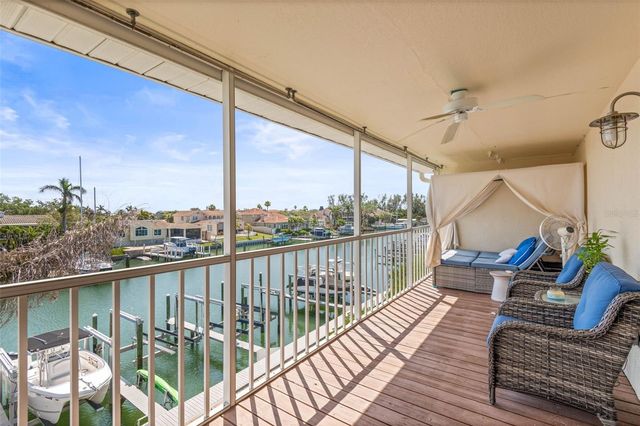 1109 PINELLAS BAYWAY S 102, St Petersburg, FL 33715