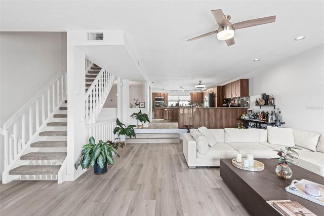 1109 PINELLAS BAYWAY S 102, St Petersburg, FL 33715