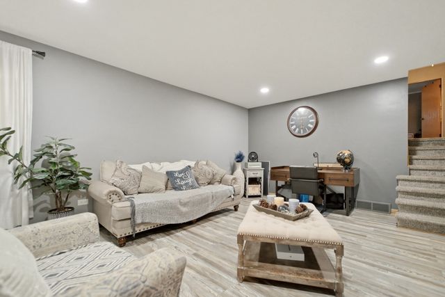 13227 S Escanaba Avenue, Chicago, IL 60633