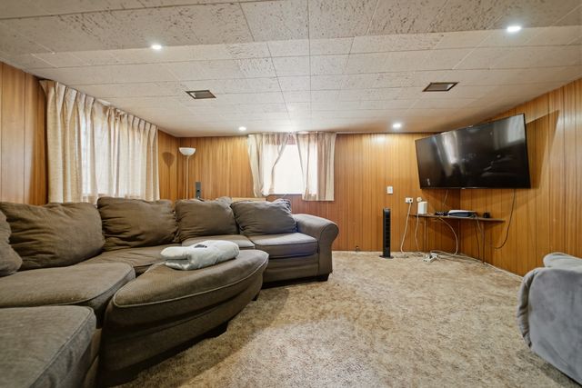 13227 S Escanaba Avenue, Chicago, IL 60633