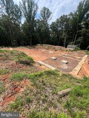 7114 WOLF DEN RD, Fairfax Station, VA 22039