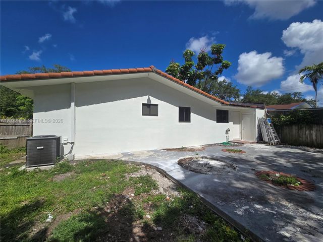 13100 NE 3rd Court 1, North Miami, FL 33161