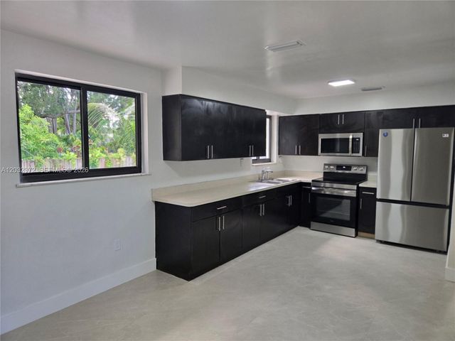 13100 NE 3rd Court 1, North Miami, FL 33161