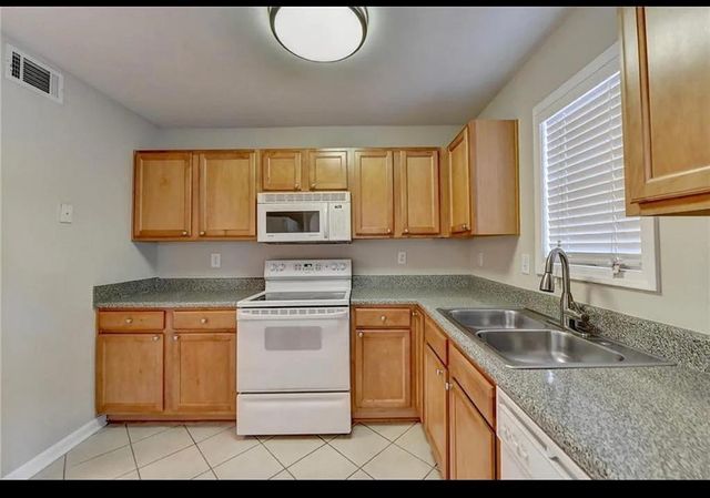 810 Summer Place, Norcross, GA 30071