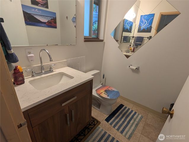 2757 Hunt Road, Oak Harbor, WA 98277