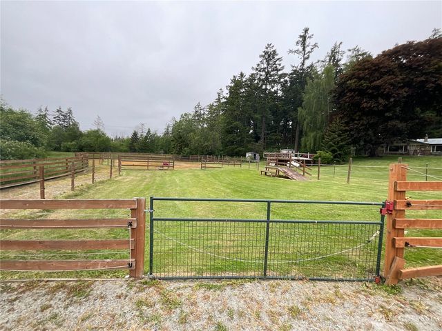 2757 Hunt Road, Oak Harbor, WA 98277