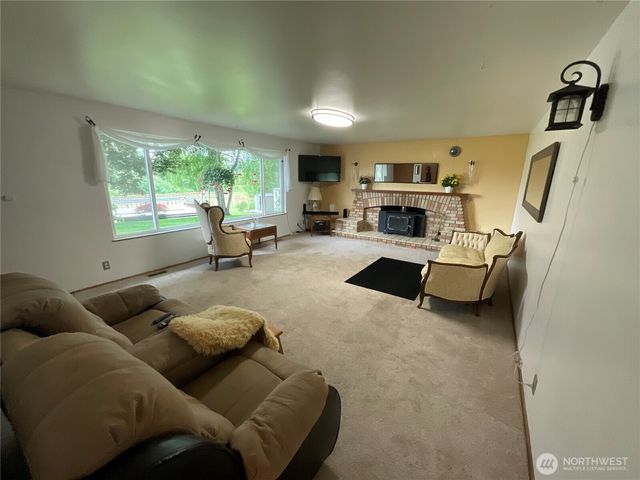 2757 Hunt Road, Oak Harbor, WA 98277