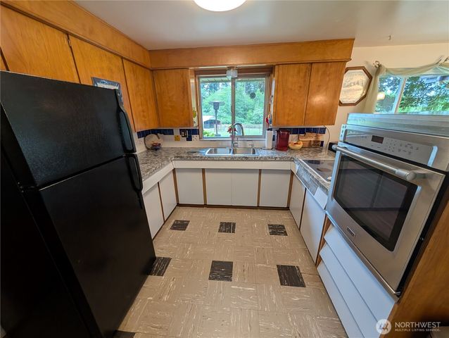 2757 Hunt Road, Oak Harbor, WA 98277