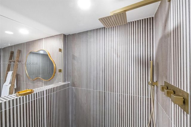 1717 N Bayshore Dr A-3755, Miami, FL 33132