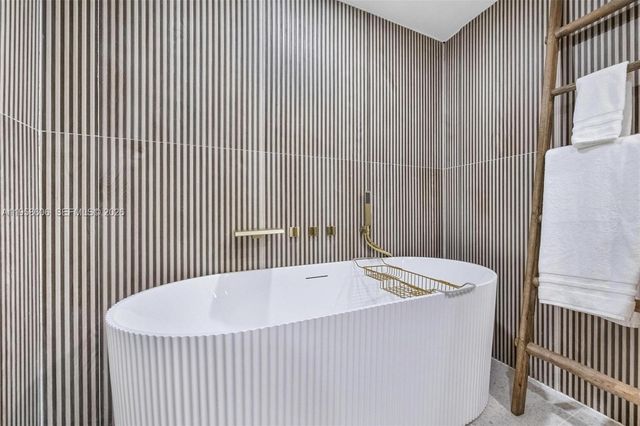 1717 N Bayshore Dr A-3755, Miami, FL 33132