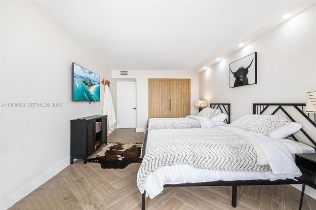 1717 N Bayshore Dr A-3755, Miami, FL 33132