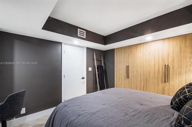 1717 N Bayshore Dr A-3755, Miami, FL 33132