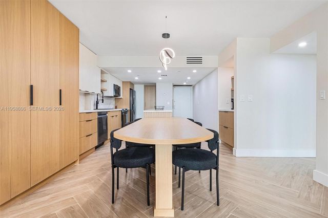 1717 N Bayshore Dr A-3755, Miami, FL 33132