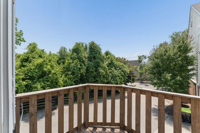 531 Saint Jules Ln, Nashville, TN 37211