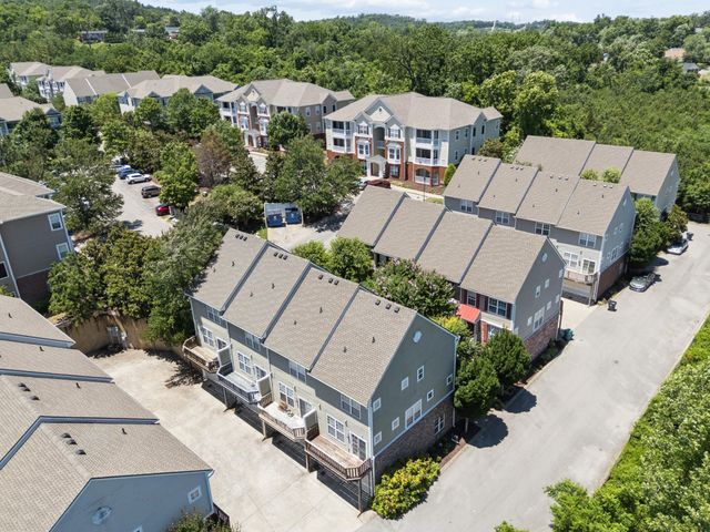 531 Saint Jules Ln, Nashville, TN 37211