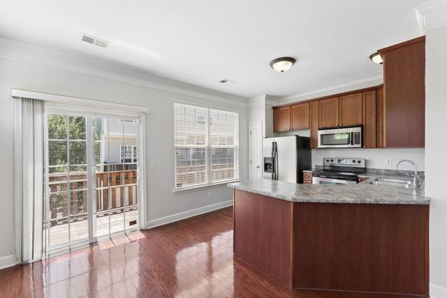 531 Saint Jules Ln, Nashville, TN 37211