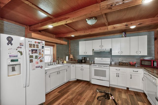 978 State Hwy 1064, Woodbine, KY 40771