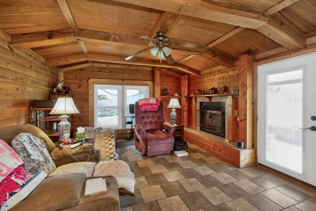 978 State Hwy 1064, Woodbine, KY 40771