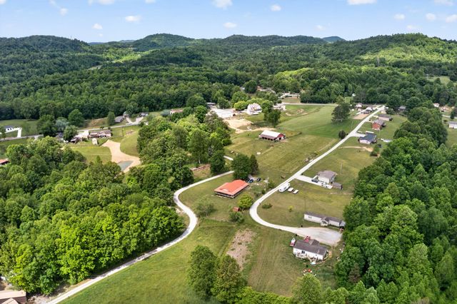 978 State Hwy 1064, Woodbine, KY 40771