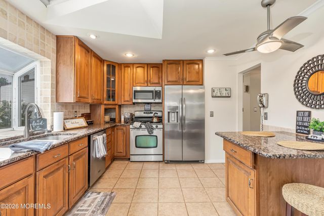 24 Fairview Drive, Middletown, NJ 07748