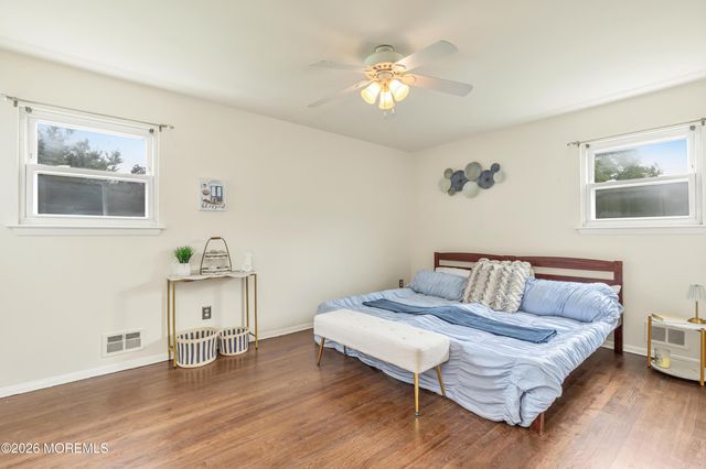 24 Fairview Drive, Middletown, NJ 07748