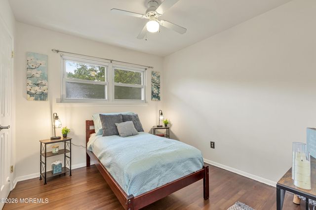 24 Fairview Drive, Middletown, NJ 07748