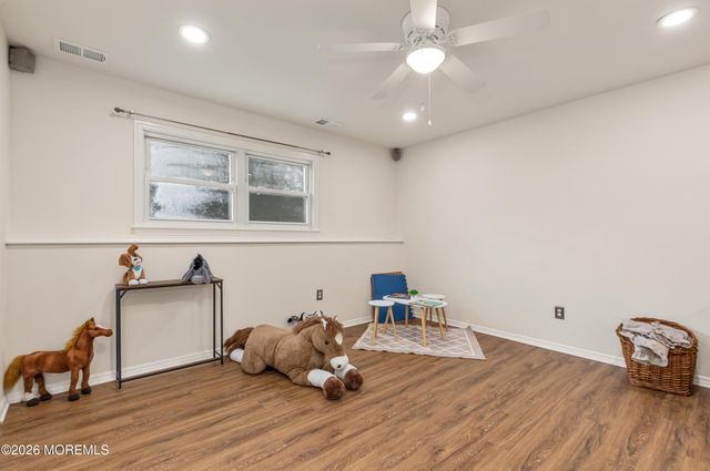 24 Fairview Drive, Middletown, NJ 07748