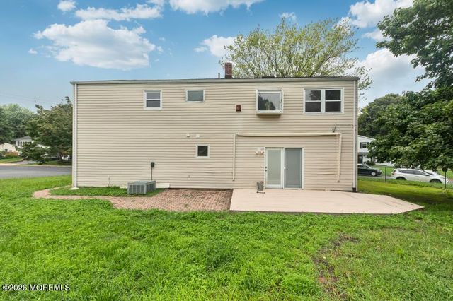 24 Fairview Drive, Middletown, NJ 07748