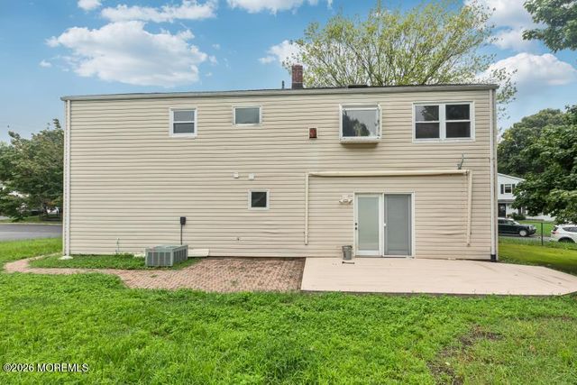 24 Fairview Drive, Middletown, NJ 07748