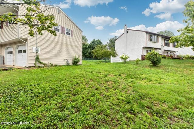 24 Fairview Drive, Middletown, NJ 07748