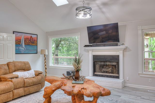 204 Hogan Ln, Columbia, TN 38401