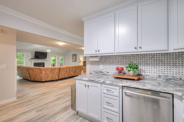 204 Hogan Ln, Columbia, TN 38401