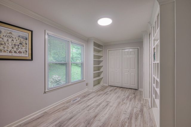 204 Hogan Ln, Columbia, TN 38401