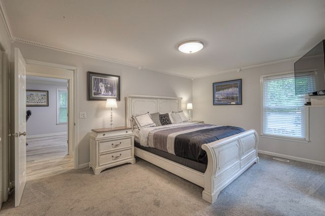 204 Hogan Ln, Columbia, TN 38401