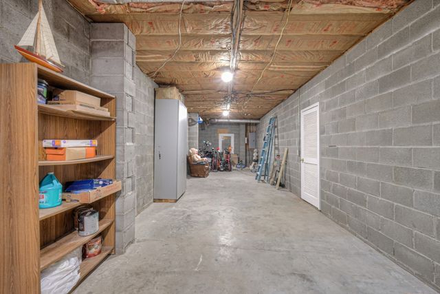 204 Hogan Ln, Columbia, TN 38401