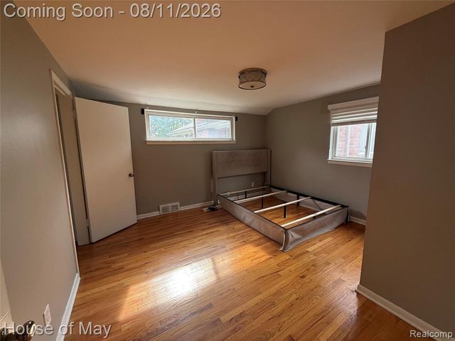 541 E 14 Mile Road, Birmingham, MI 48009