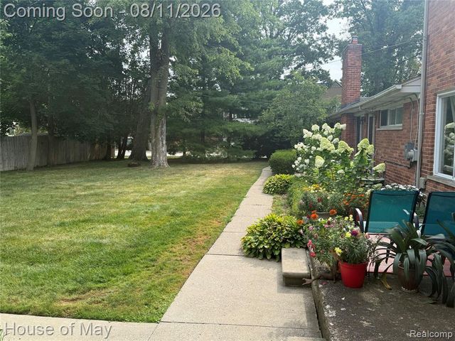 541 E 14 Mile Road, Birmingham, MI 48009