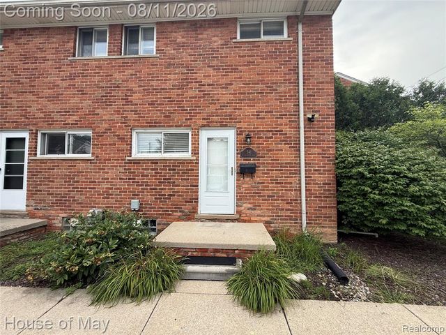 541 E 14 Mile Road, Birmingham, MI 48009