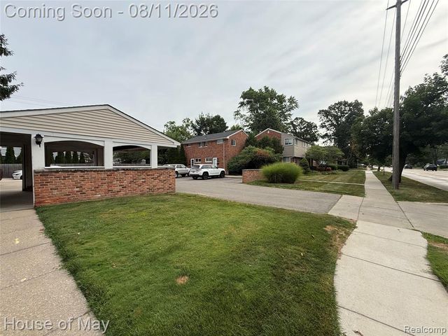 541 E 14 Mile Road, Birmingham, MI 48009