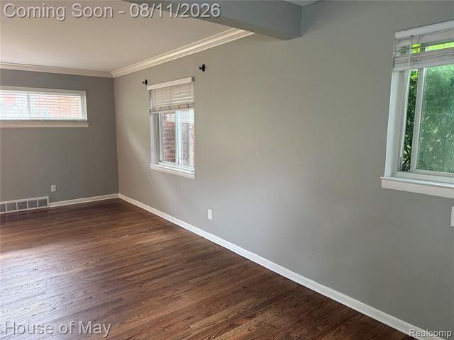 541 E 14 Mile Road, Birmingham, MI 48009