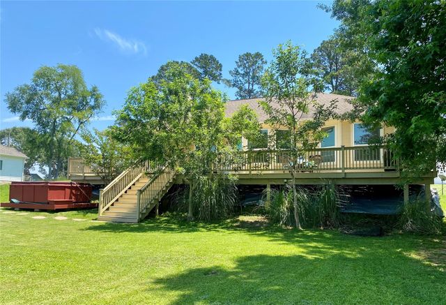 293 Twin Magnolia, Onalaska, TX 77360