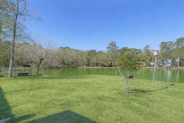 293 Twin Magnolia, Onalaska, TX 77360