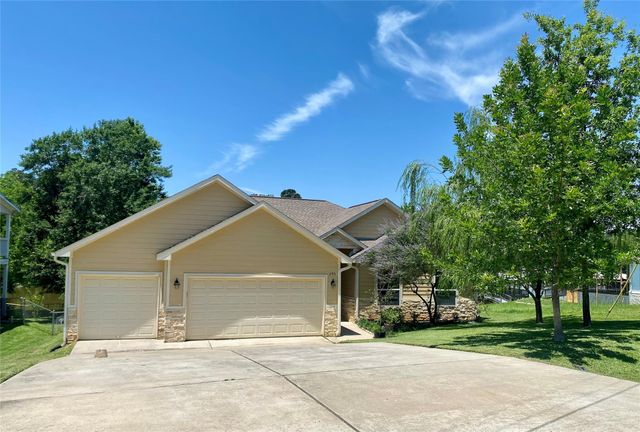 293 Twin Magnolia, Onalaska, TX 77360