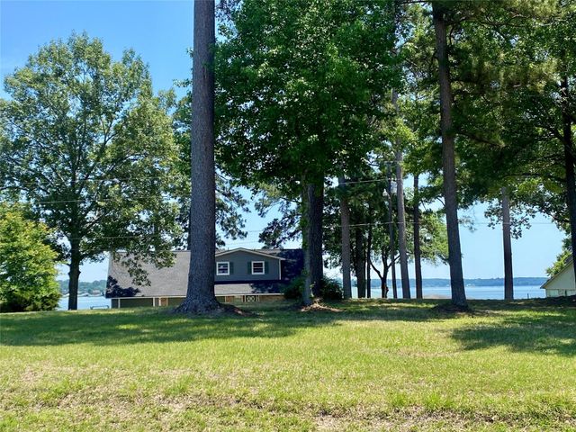 293 Twin Magnolia, Onalaska, TX 77360