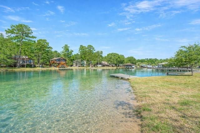 293 Twin Magnolia, Onalaska, TX 77360