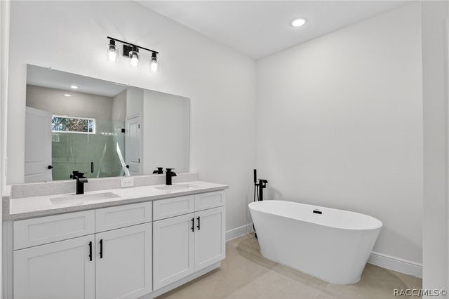1957 W Oliver Drive, Citrus Springs, FL 34434
